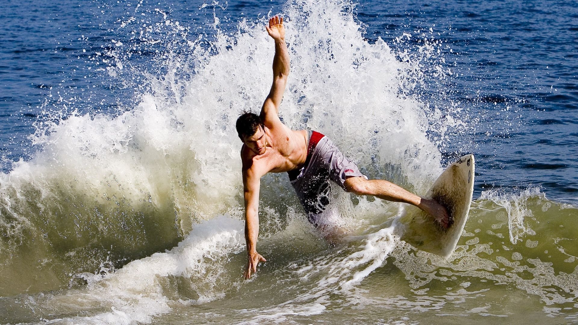 AYX官网-快船球队文化视频正式发布引发大量转发，快船球迷